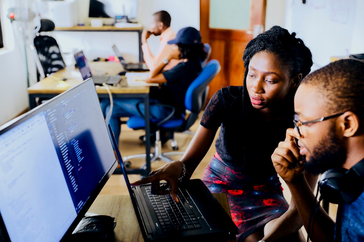 Pair practice during an AI income circuit lab module